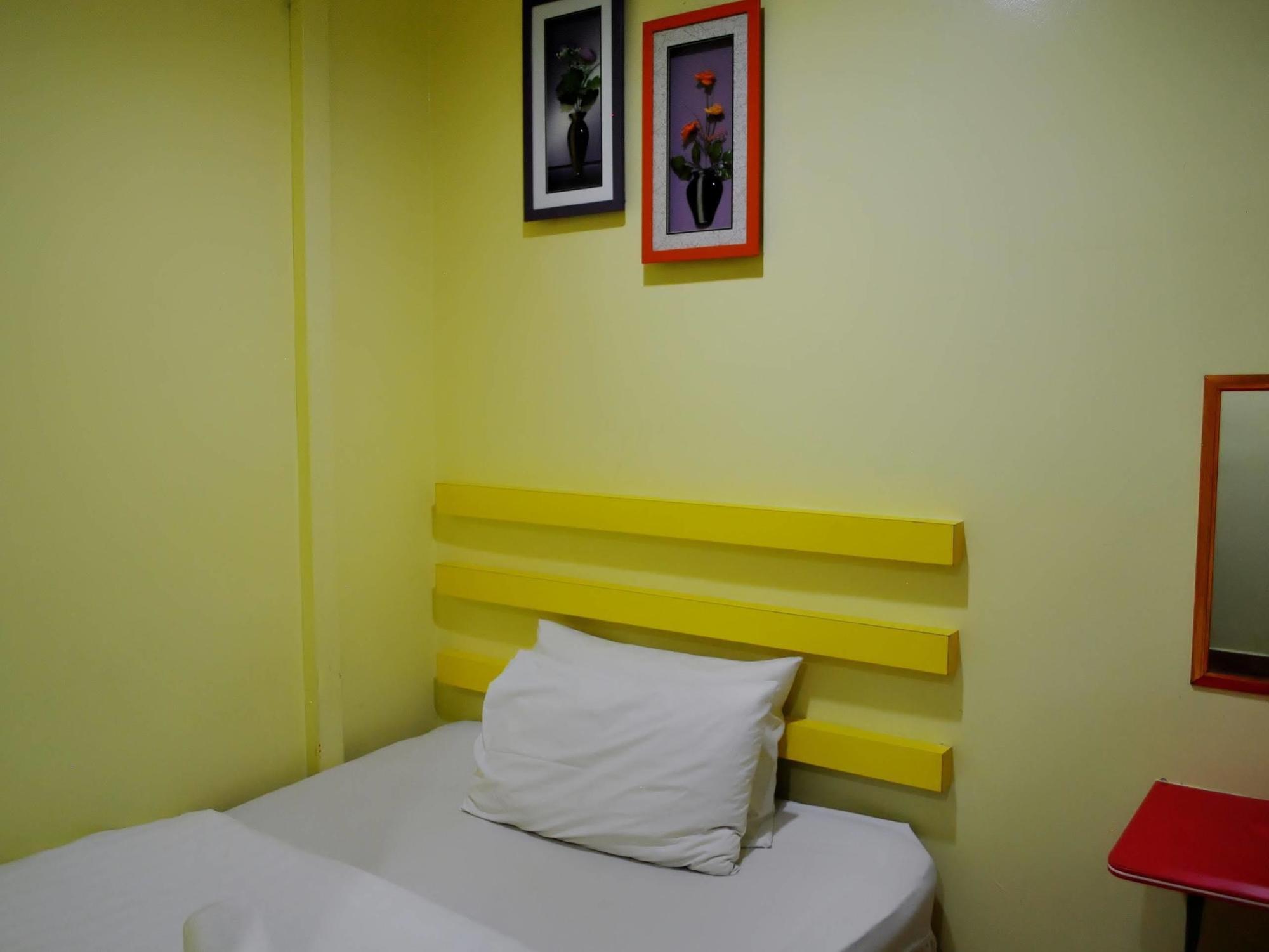 Rest & Go Hotel Shah Alam @ Uitm & Hospital Шах Алам Екстериор снимка