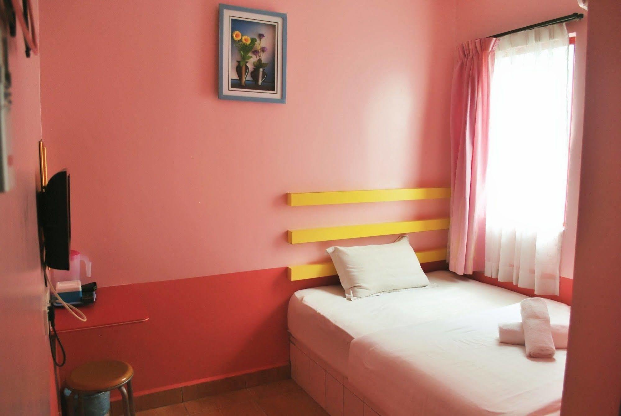 Rest & Go Hotel Shah Alam @ Uitm & Hospital Шах Алам Екстериор снимка